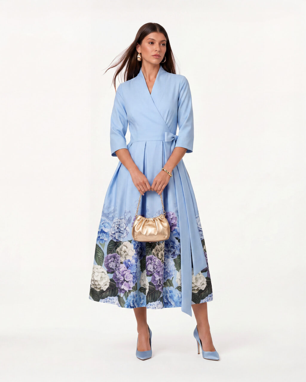 Błękitna sukienka midi w hortensje model kimono